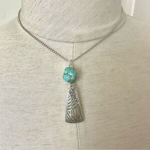 Sterling silver howlite pendant necklace